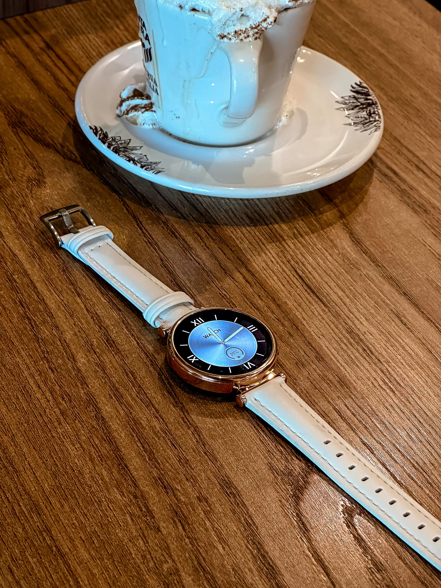 Àurea - Tela AMOLED, Assistente de Voz e Controle de Câmera